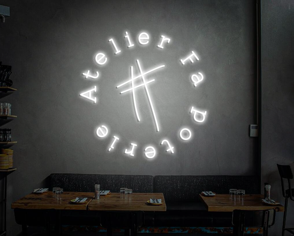Neon "Atelier Fa Poterie"