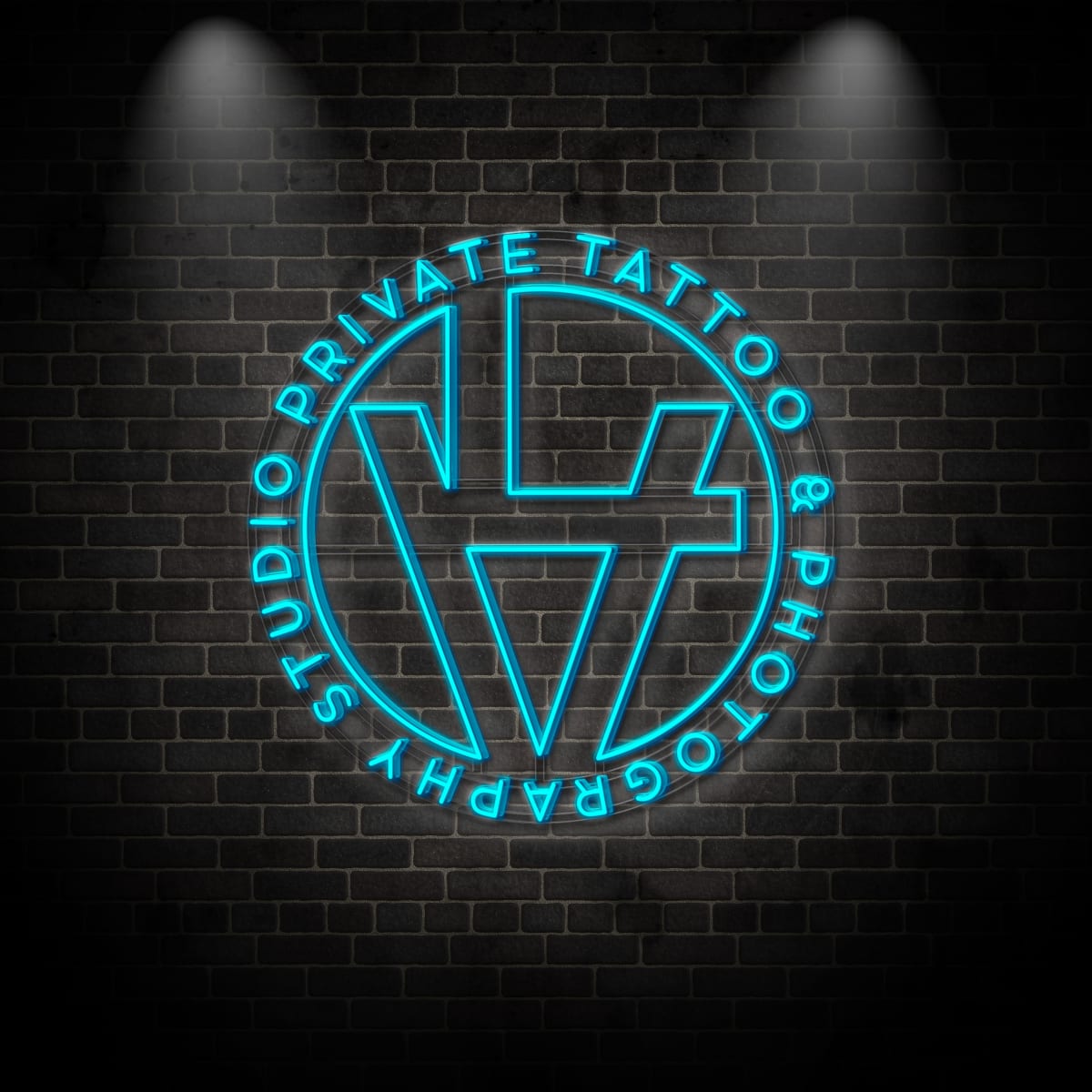 Neon "PRIVATE TATTOO & PHOTOGRAPHY STUDIO 2"