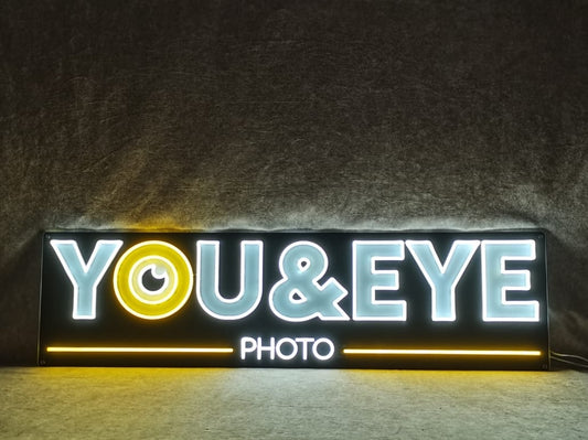 Neon „Du &amp; Auge“